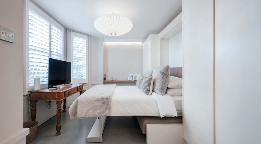 Photo of Rose & Vine