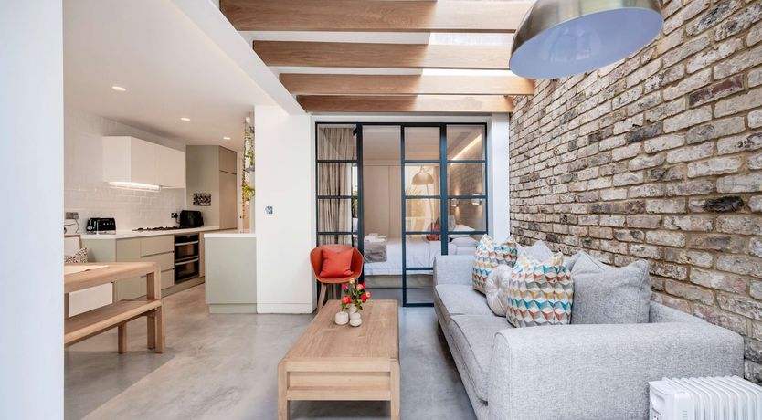 Photo of Rose & Vine