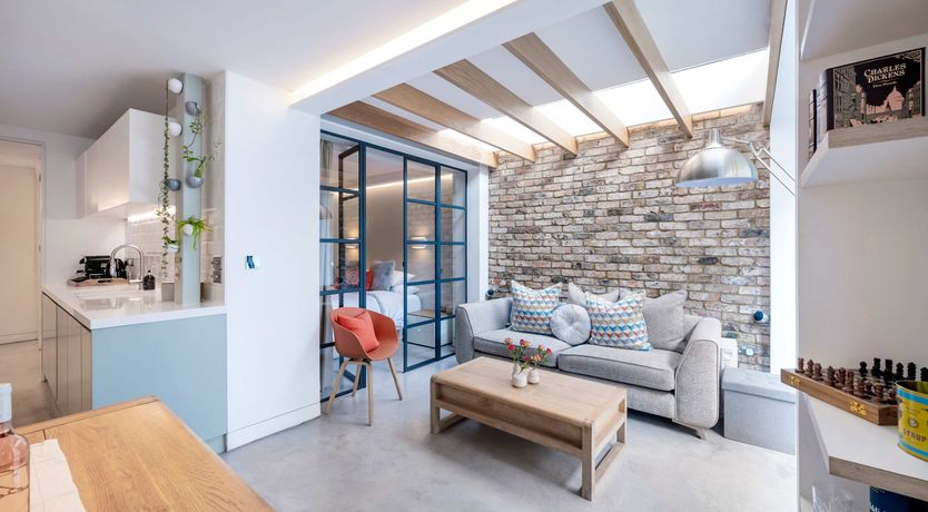 Photo of Rose & Vine