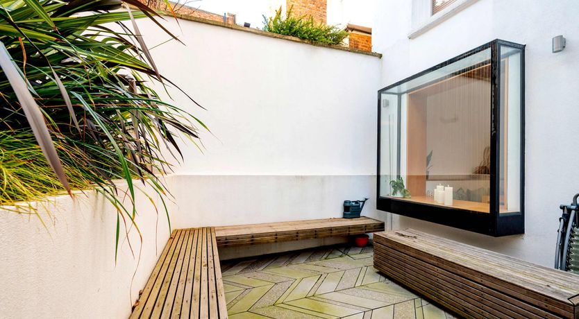 Photo of Rose & Vine