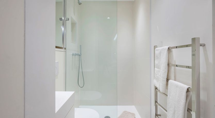 Photo of Rose & Vine