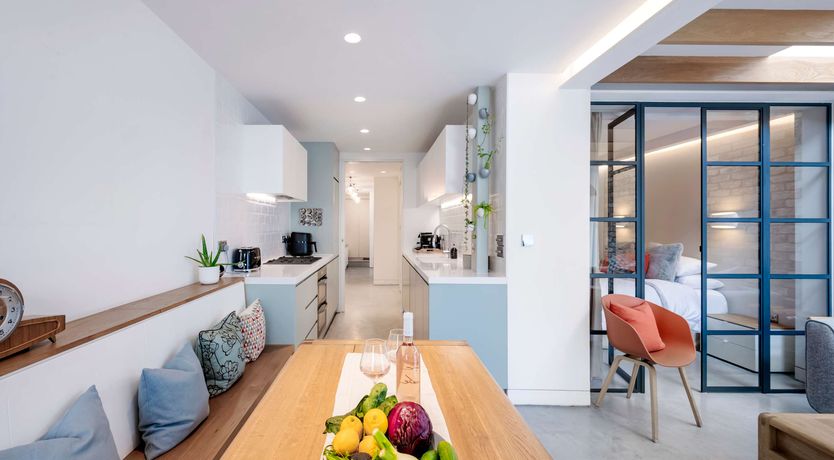 Photo of Rose & Vine