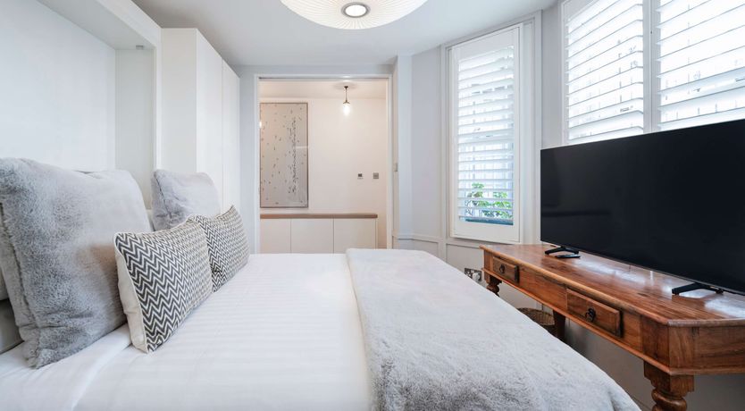 Photo of Rose & Vine