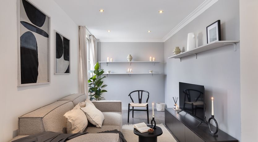 Photo of Parisian Pebbles