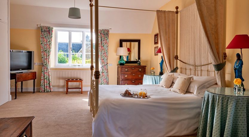 Photo of Cosy Cotswolds