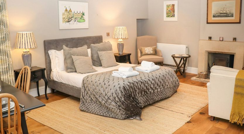 Photo of Geranium & Oak