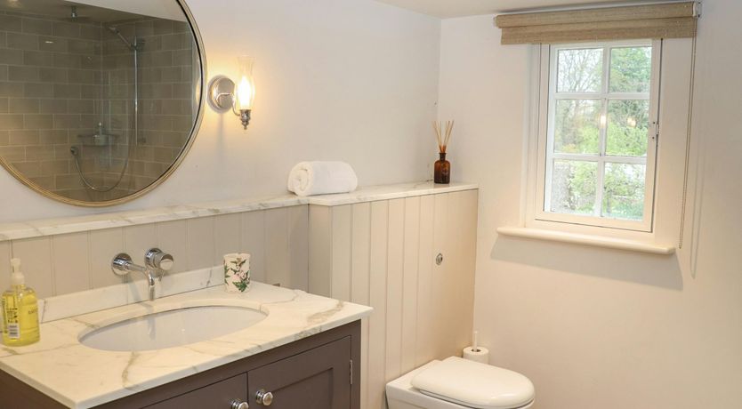 Photo of Geranium & Oak