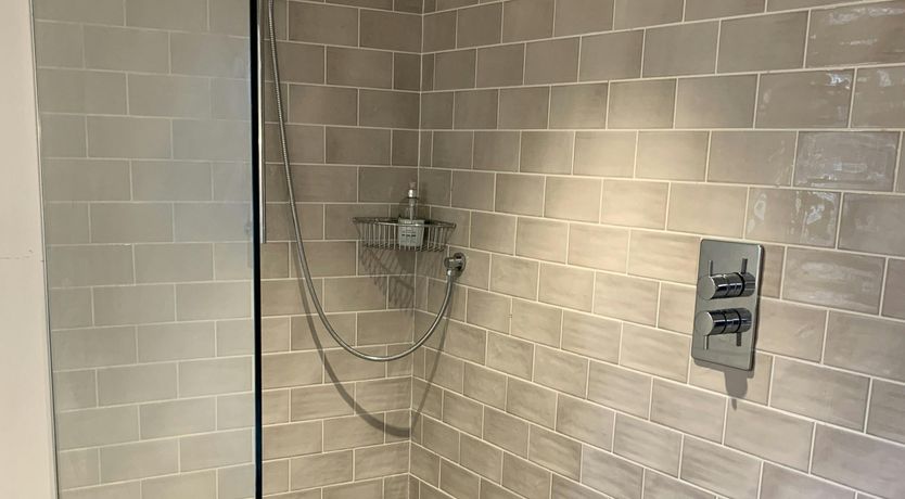 Photo of Geranium & Oak