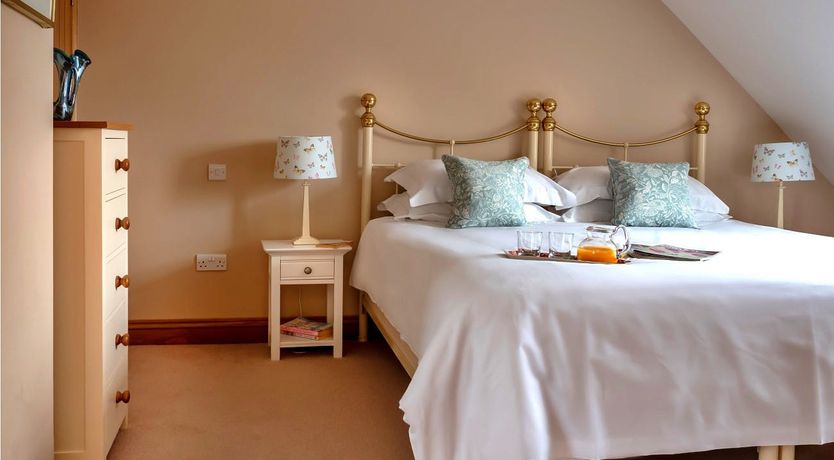 Photo of Green & Stone