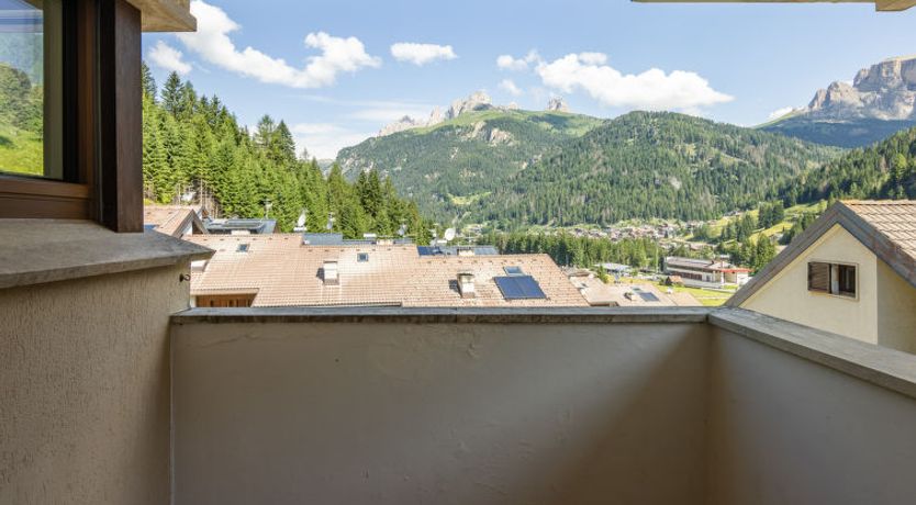 Photo of Enrosadira Apartment 13