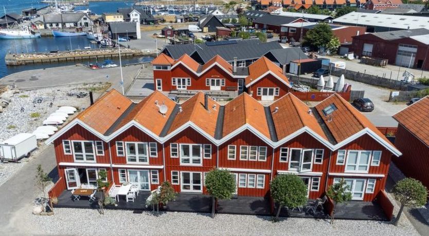 Photo of "Adils" - 5m from the sea