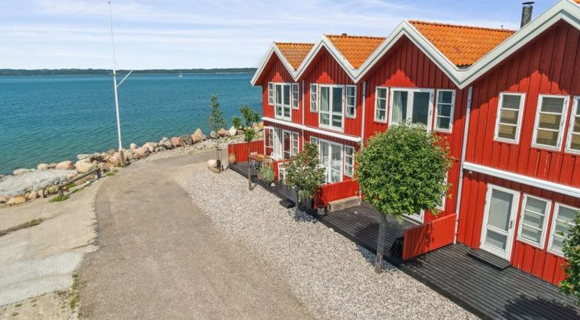 Photo of "Adils" - 5m from the sea