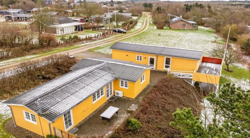 Photo of "Ung" - 650m to the fjord