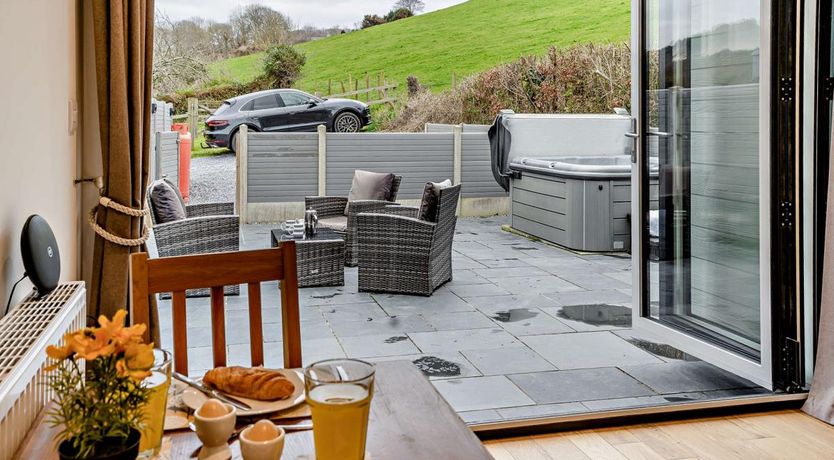 Photo of 1 Bed in Aberaeron