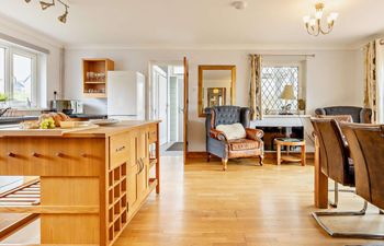 5 Bed in Bow Street Holiday Home