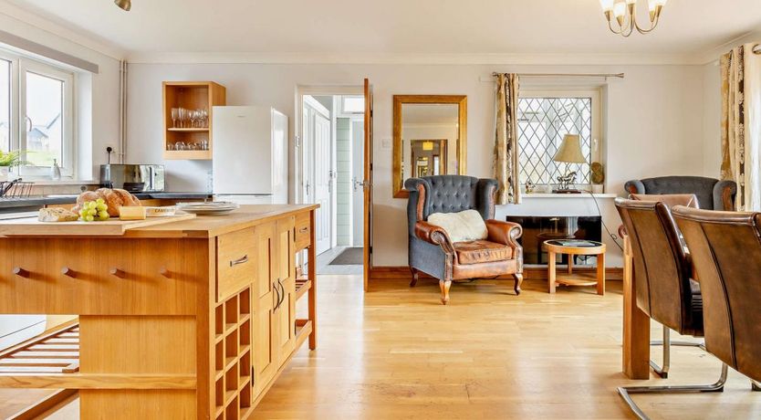 Photo of 5 Bed in Aberystwyth