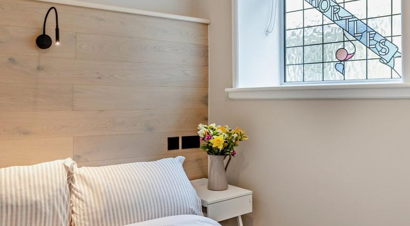 Photo of 1 Bed in Tenby