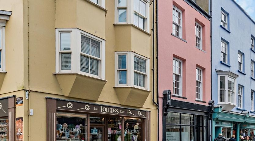 Photo of 1 Bed in Tenby