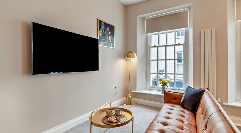 Photo of 1 Bed in Tenby