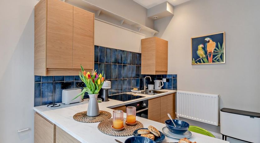 Photo of 1 Bed in Tenby