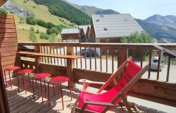 Les Marmottes Holiday Home