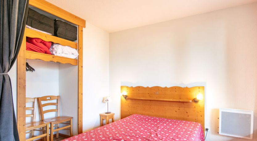 Photo of V. DU BACHAT AROLLES B