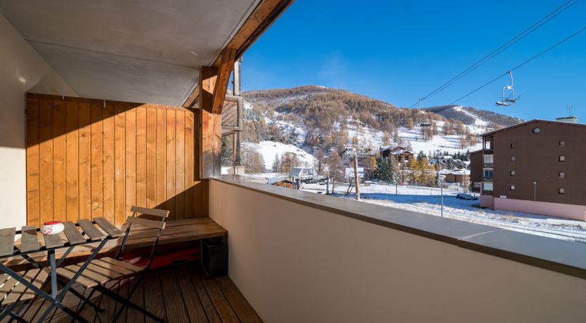 Photo of C. Du Verdon