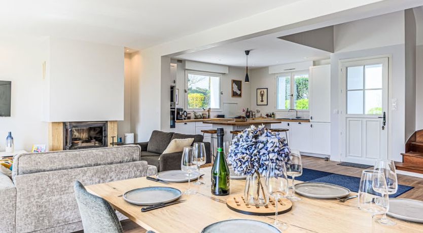 Photo of La Tour Bourgerel avec piscine