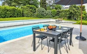 Photo of La Tour Bourgerel avec piscine