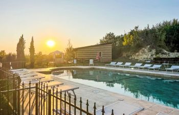 La Bordona Holiday Home