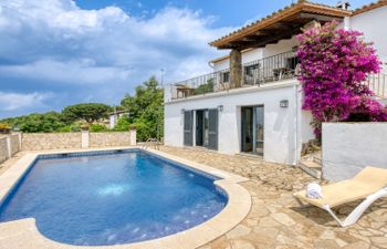 Villa Lumière Holiday Home