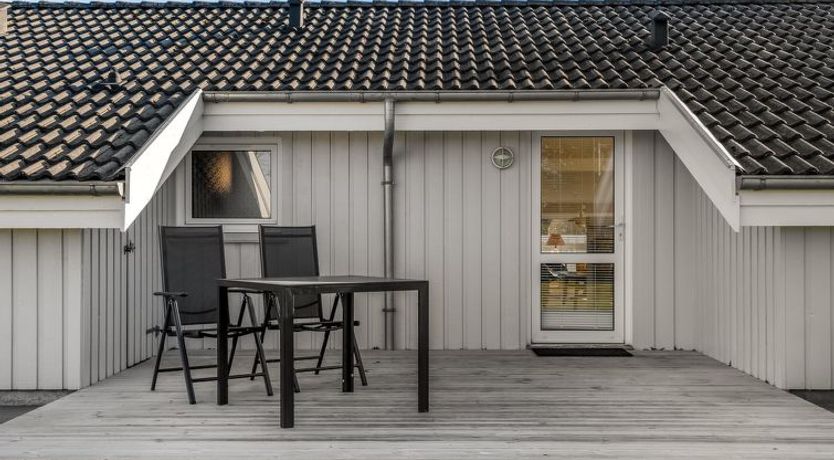 Photo of "Henri" - 1.2km from the sea