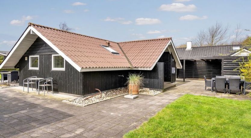 Photo of "Magnus" - 250m to the fjord