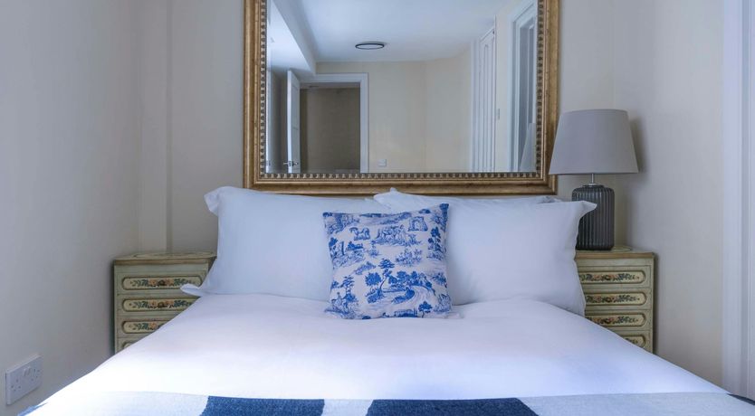 Photo of Knightsbridge Grace