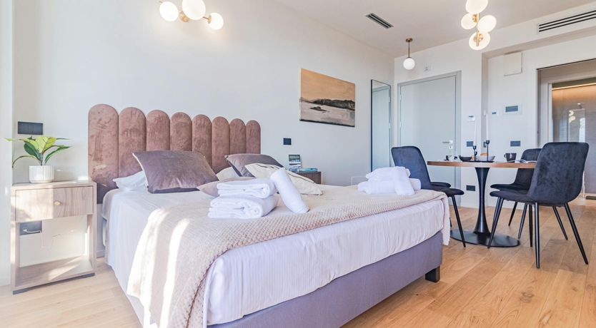 Photo of Como Classic