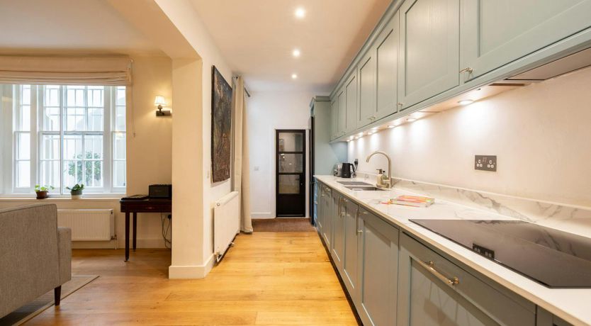 Photo of London Hues