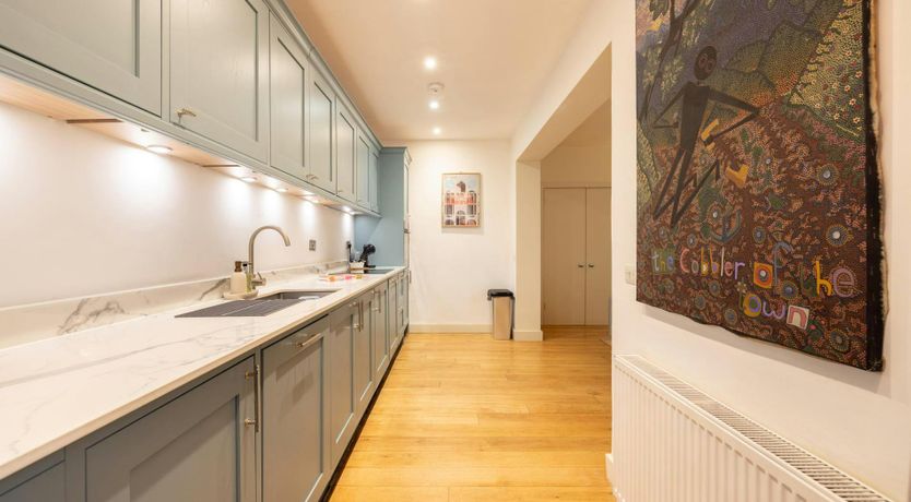 Photo of London Hues