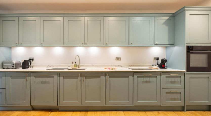 Photo of London Hues