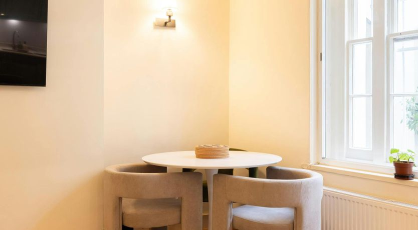 Photo of London Hues