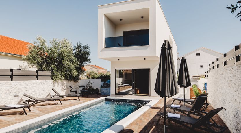 Photo of Costal Glaze