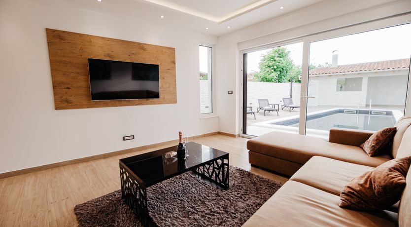 Photo of Costal Glaze