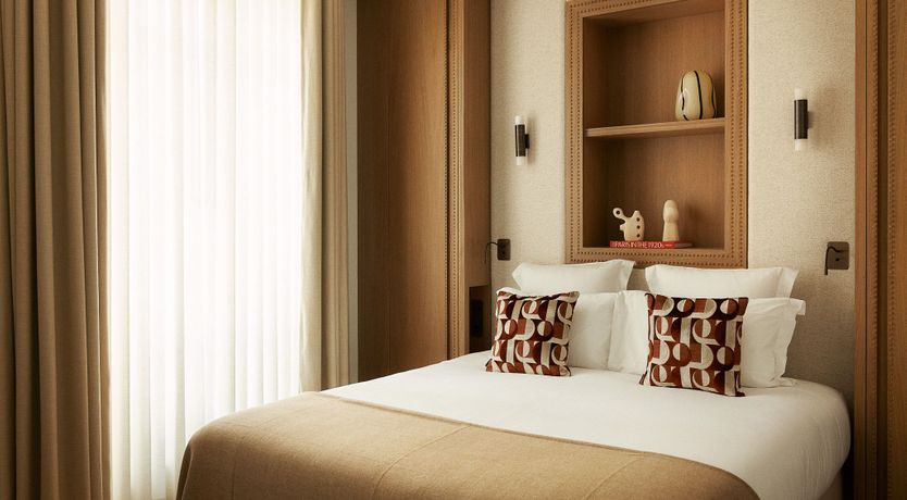 Photo of Parisian Gaze