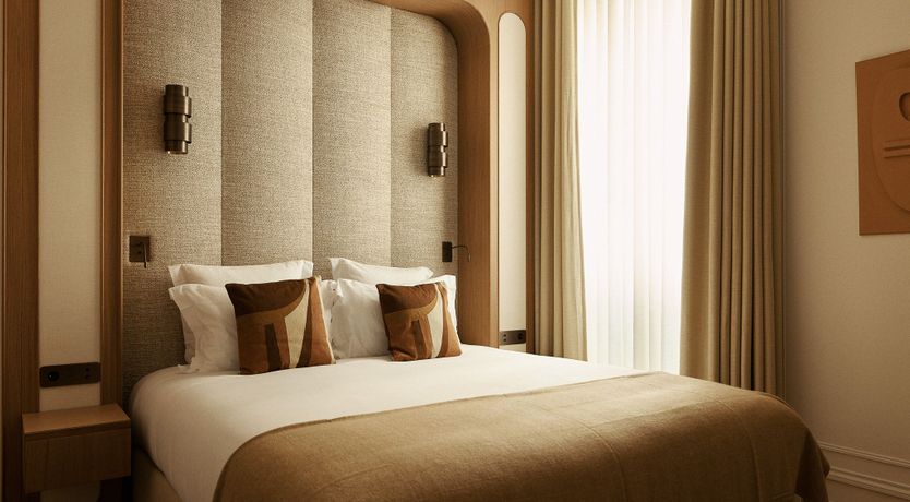 Photo of Parisian Gaze