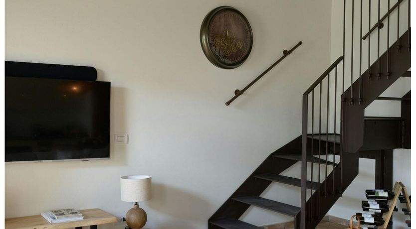 Photo of Oak & Almond