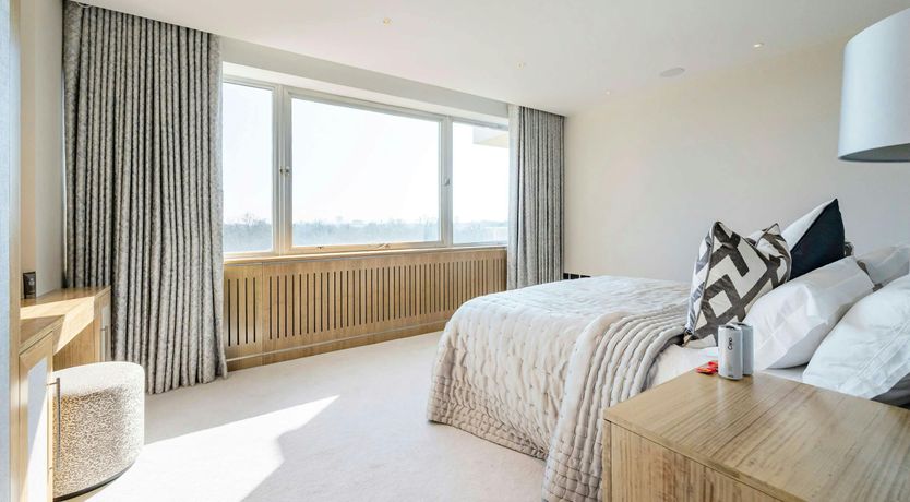 Photo of The Regent's Jewel