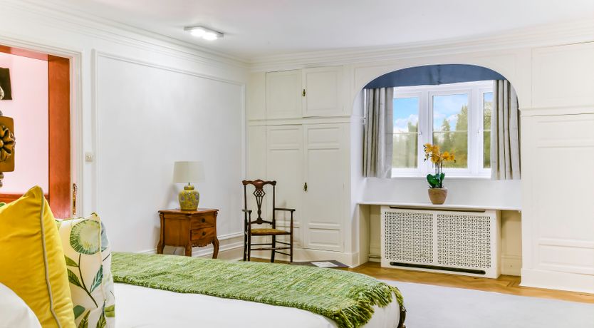 Photo of Surrey Hills Manor