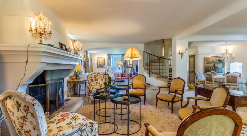 Photo of The Champagne Rose