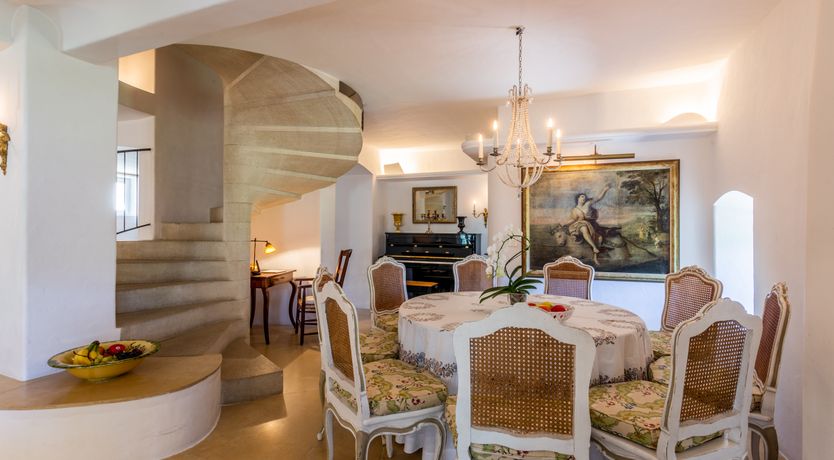 Photo of The Champagne Rose