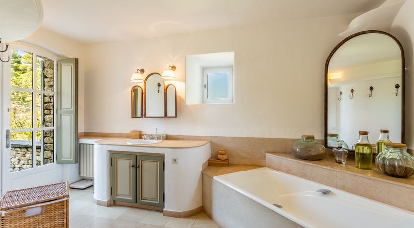 Photo of The Champagne Rose