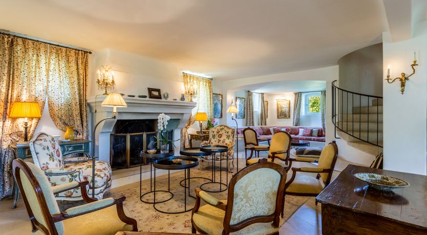 Photo of The Champagne Rose